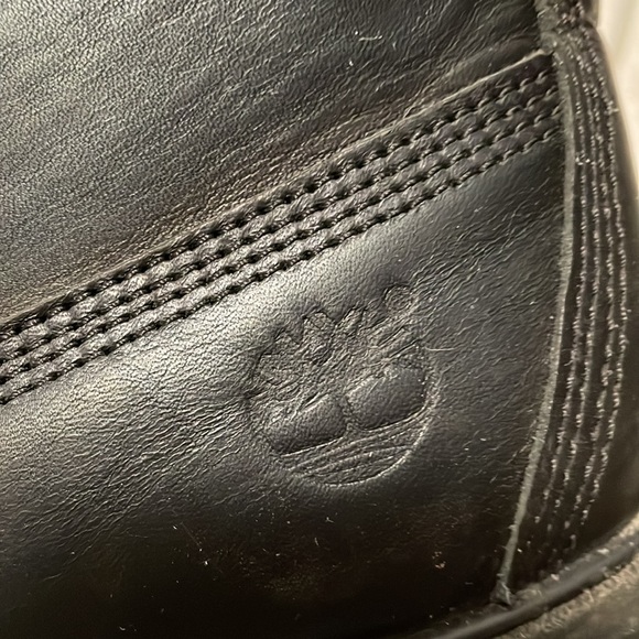 Black Timberland boots - Picture 3 of 7